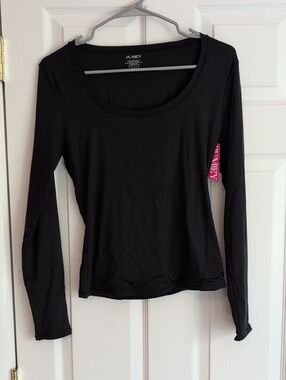 Pumey Women's Black Scoop Neck Long Sleeve Top NWT